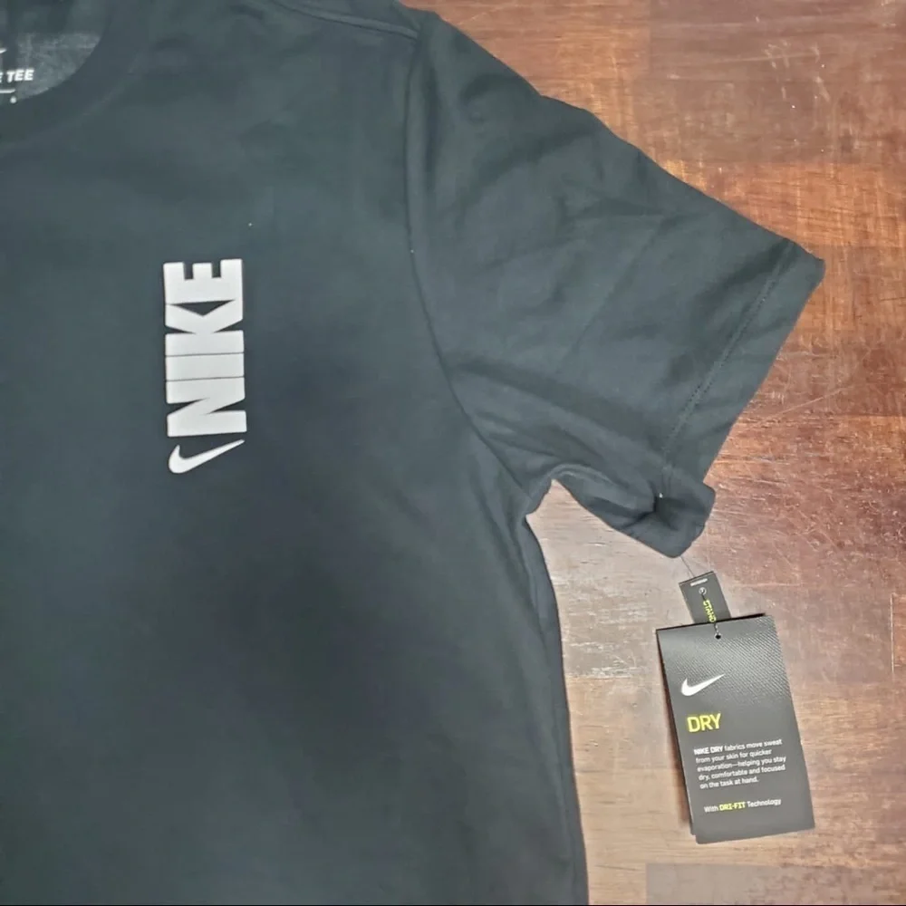 Nike logo tee sz Various